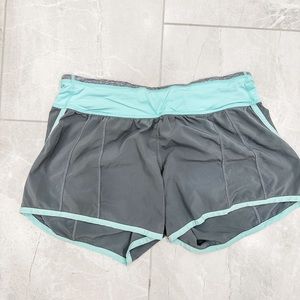 Lululemon Hotty Hot Short - Lined